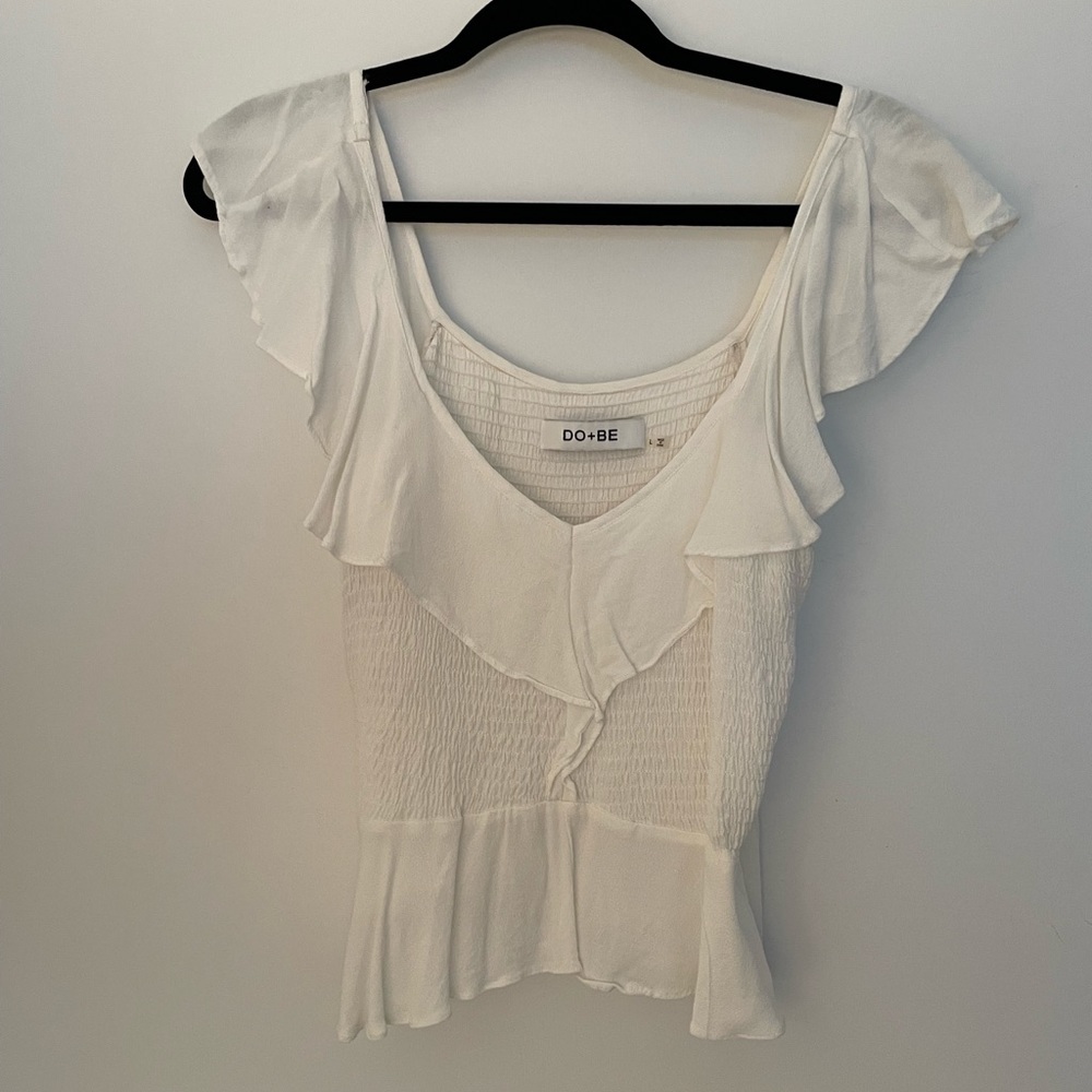 DO+BE white blouse with ruffle sleeves